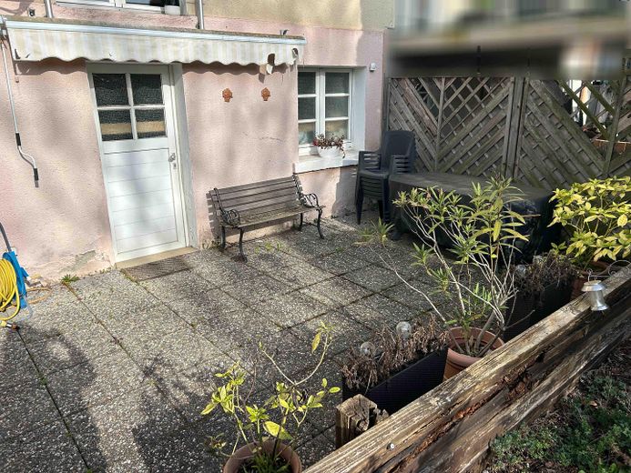 Reihenmittelhaus mit Altbaucharakter und Garten in LU-Mundenheim – Terrasse