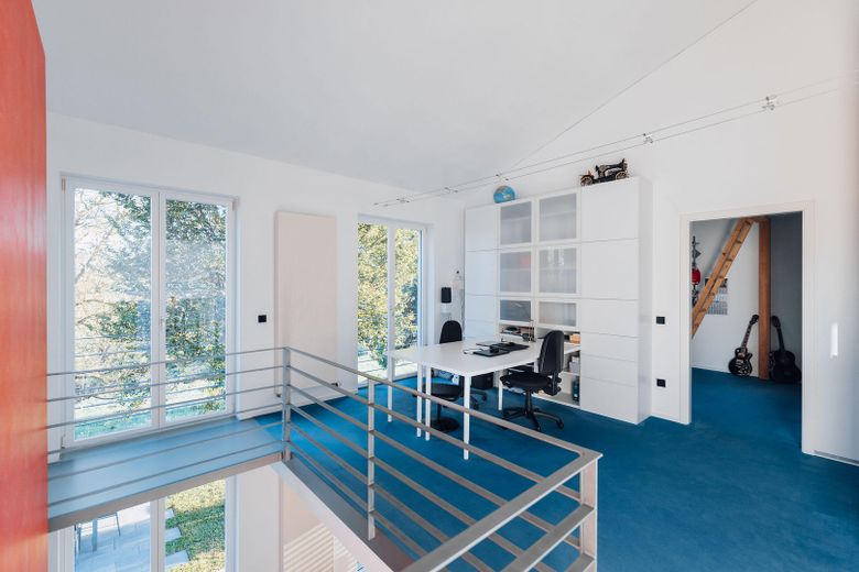 Freistehendes Einfamilienhaus bezugsfertig in unverbaubarer Südlage - Preis VB – Galerie