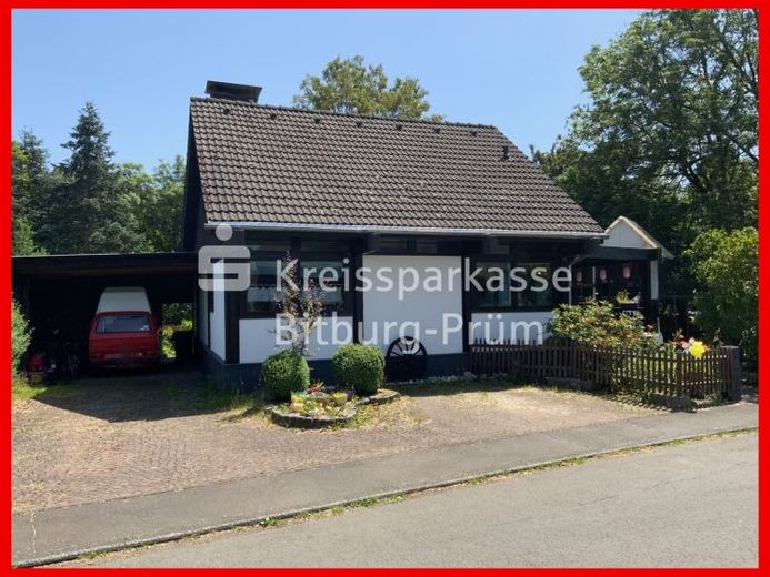 Gemütliches Einfamilienhaus mit Carport und schönem Garten – फोटो 1