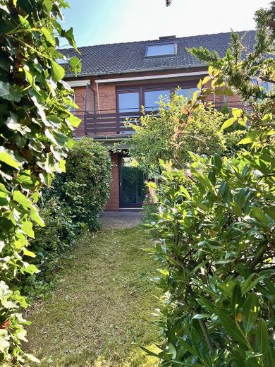Kendine ait arsa üzerinde 4 odalı sıra ev – Gartenblick zum Haus