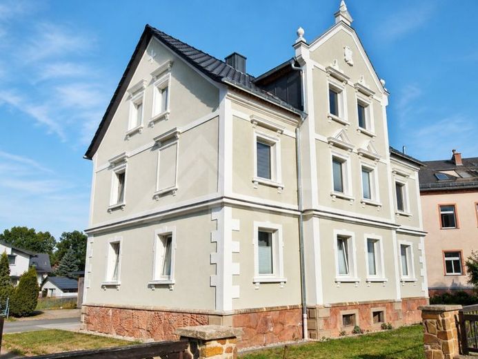 Weit unter Marktniveau vermietet ... Teilsaniertes Mehrfamilienhaus mit doppelter Ausbaureserve – Foto 1