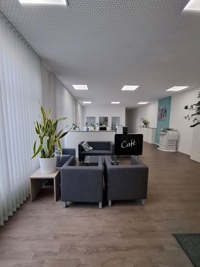 Oberpfalz’daki Weiden’in en iyi konumunda aydınlık ofis kiralık – Fotoğraf 1