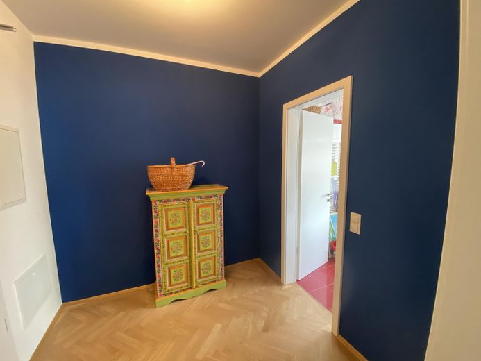 2-room apartment in renovated old building in Neuhausen (partially furnished) – Foto 12