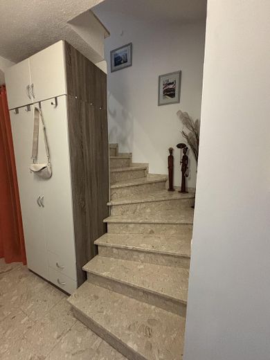 Gepflegtes Reihenmittelhaus mit Balkon, Terrasse und kleinem Garten – Foto 3