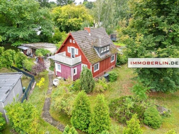 IMMOBERLIN.DE - Schönes Einfamilienhaus auf großem Grundstück beim Ortszentrum – Foto 1