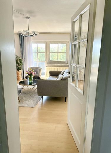 Beautiful Unfurnished Designer Apartment – Wohnzimmer