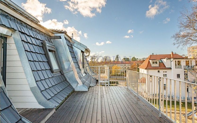 Kernsanierte Dachgeschoss Wohnung mit atemberaubender Dachterrasse – Dachterrasse