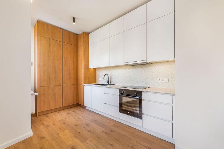 bezugsfertig mit Einbauküche 2-Zimmer-Wohnung –provisionsfrei – Einbauküche / -schränke
