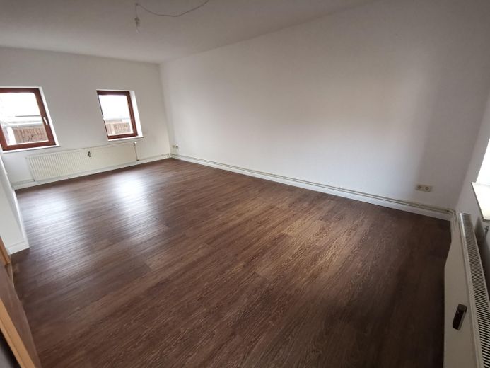** 645 € з комунальними витратами ** 3 хвилини пішки до центру міста та Старого міста: гарна, світла 1-кімнатна квартира у дворі – Wohn-Schlafzimmer 