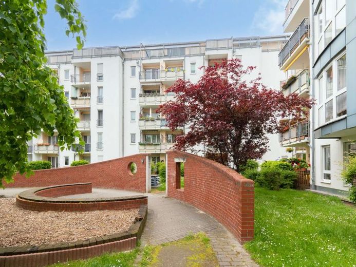 NEU FÜR IHR PORTFOLIO! | Vermietete 2-Raum-Wohnung mit Terrasse – Foto 1