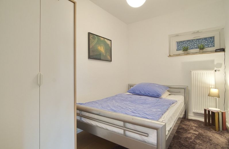 Ansprechende Wohnung in verkehrsgünstiger und dabei ruhiger Lage, sehr gute Parkmöglichkeiten, ideal für Berufspendler – a28aad03b340c9bad6ee394ccd88d7898f1b2d05.jpg
