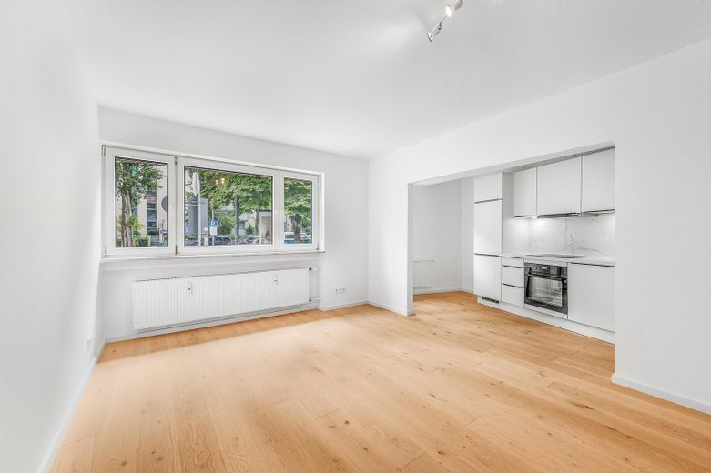 Wohnen am Kolumbusplatz? Frisch saniert, jetzt anfragen! – Foto 1