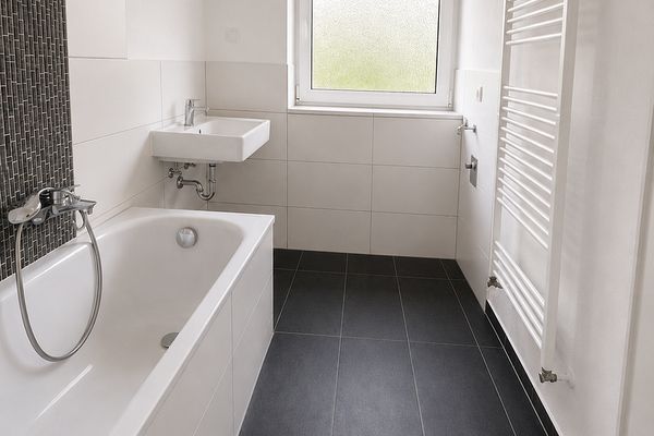 4 habitaciones, balcón, sótano: renovado y listo para entrar | sin comisión