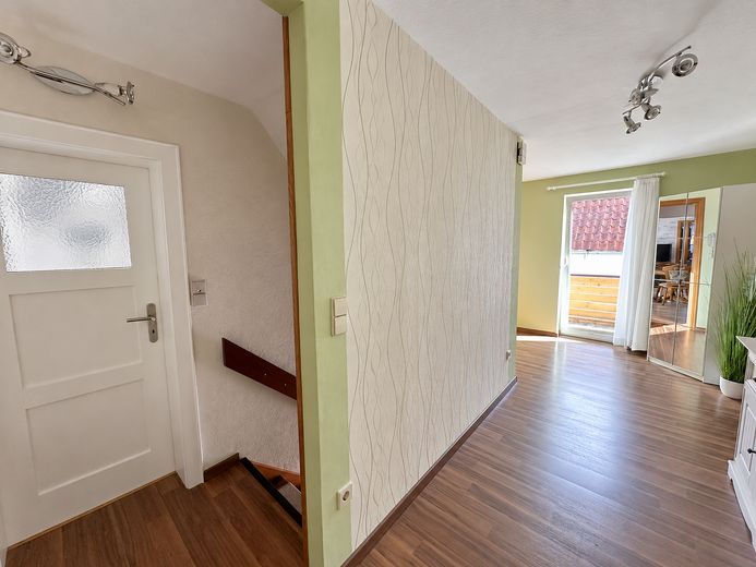 Two-family house with two garages and a large garden in Berka – Flur OG