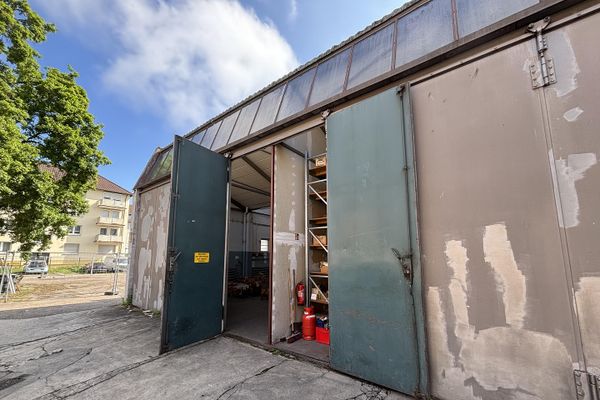 Gewerbe- / Lagerhalle in zentraler Lage