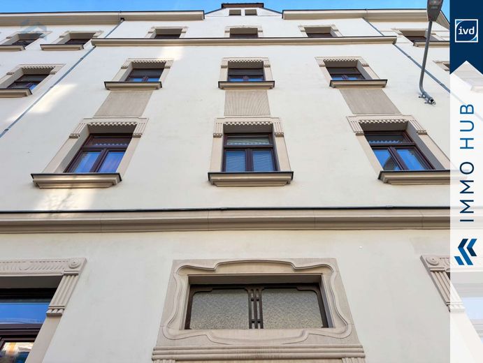 ++ Balkon, Parkett, Badezimmer mit Fenster! Charmante 4-Zimmer Wohnung in beliebter Lage ++ – 4477297-eHFj6VsA2ULbpb8ost3uz9Lv-Fassade.jpg