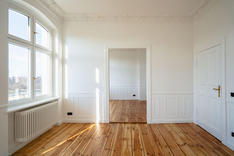 Provisionsfrei: Erstbezug am Volkspark Wilmersdorf, 3-Zi Stuck-Altbau, Balkon, Blicke über die Stadt – Der Wandstuck