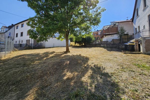 *senza provvigione* Immobile da ristrutturare con grande potenziale: casa unifamiliare, posizione tranquilla a Schiffweiler