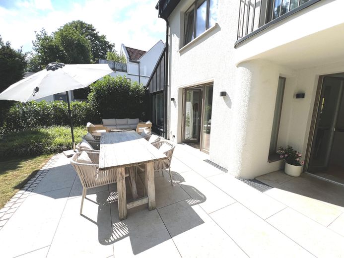 Vollmöbliertes großes Endreihenhaus in Blankenese – EG Terrasse