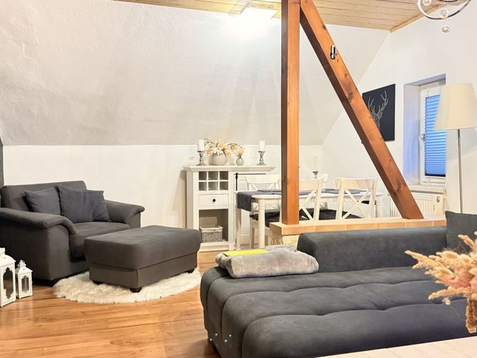 Mehrfamilienhaus mit Garten und Pool – Foto 1