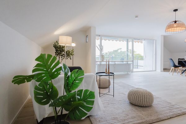 Frisch renovierte und bezugsfertige 3-Zimmerwohnung inkl. Parkplatz und mega Aussicht