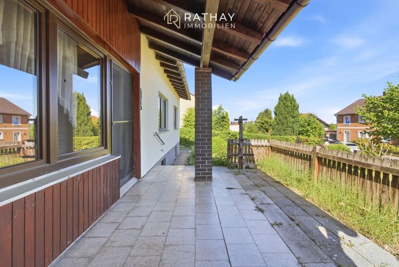 Charmanter Bungalow auf tollem Grundstück in Langquaid - viel Potenzial für Ihre Wohnideen – Terrasse