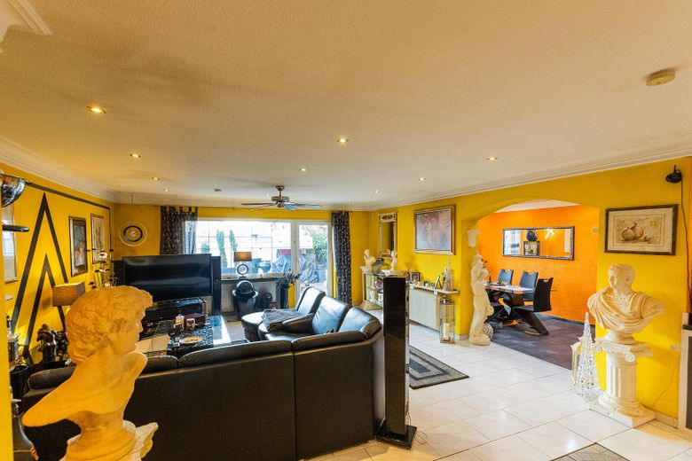 Wohnzimmer Blick in Esszimmer