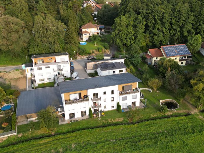 Haus - Mitte rechts - Umgebung