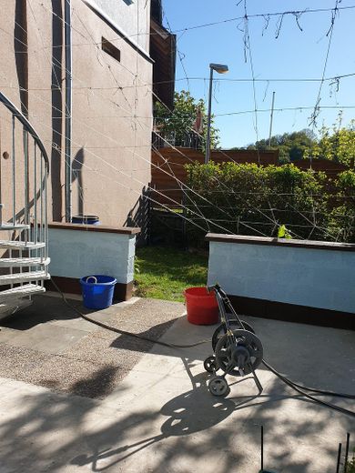 Einziehen, loskochen & wohlfühlen: Modernisiertes XL-Haus mit Traumküche, Komfort-Garage & Garten – Garten 07