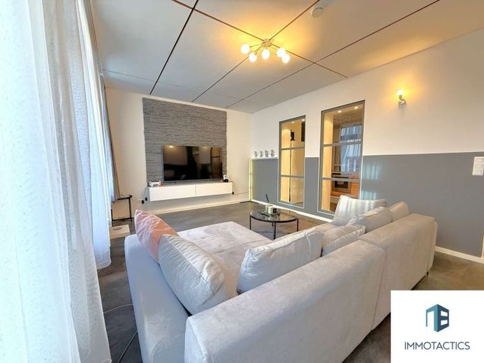 Casa de viviendas y comercial con objeto de saneamiento adicional - Invertir en la mejor ubicación – Foto 1