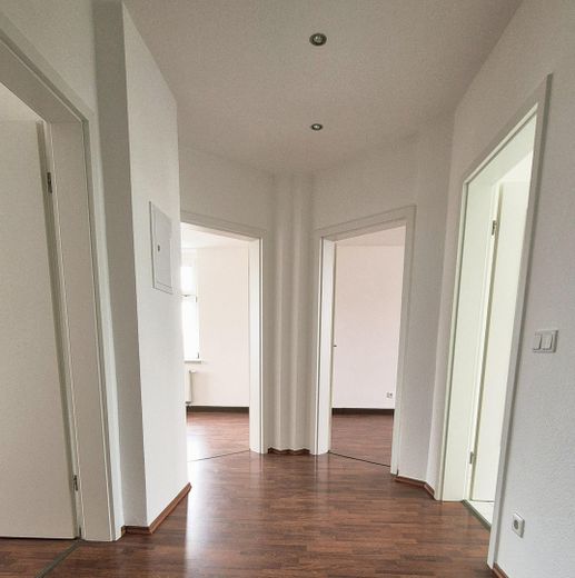 Leerstehend & provisionsfrei: Gepflegte 62m² Eigentumswohnung in Bautzen – Eingangsbereich