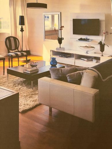 Exklusive, modernisierte und möblierte 2,5-Zimmer DG-Wohnung und Tiefgarage. – Foto 4