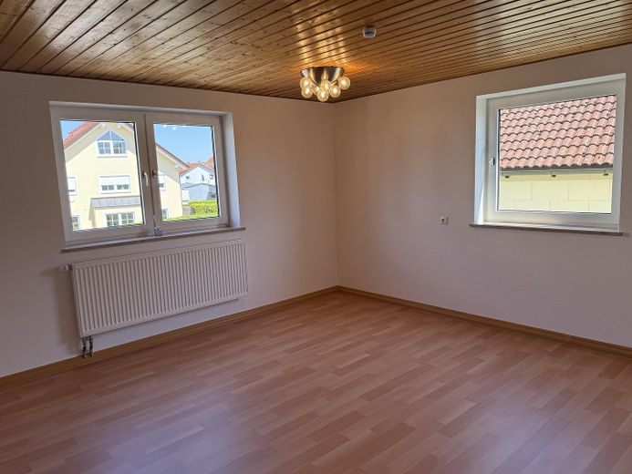 Attenkirchen 2 Zi Whg EG 63qm frisch renoviert mit Garten und SP – Küche