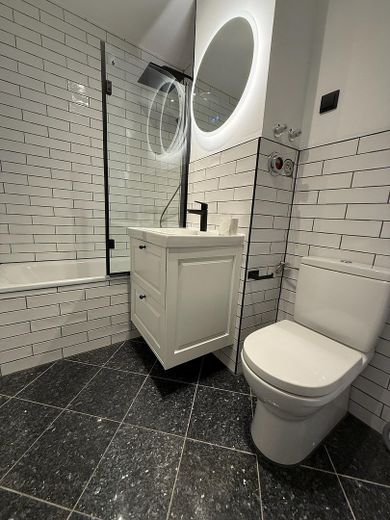Modern 2-kamerappartement met groot terras, parkeerplaats & toplocatie in Bremen-Findorff – Bad