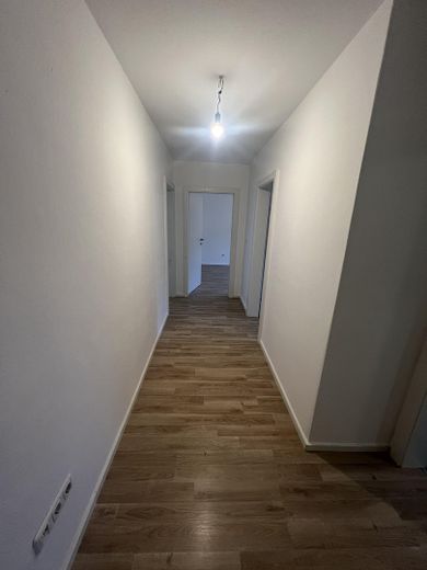 2-Zimmer Wohnung mit 4,5 % Rendite in München Giesing – Flur