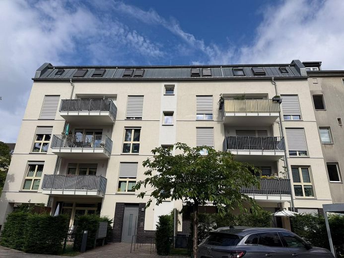 Dachterrasse, 2 Bäder & Aufzug – moderne 3-Zimmer-Wohnung provisionsfrei – Haus