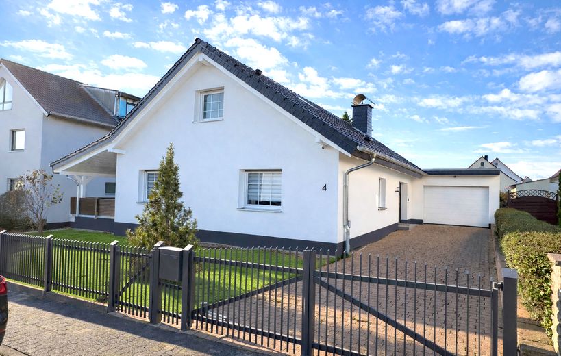 Eklentili, şömineli, bahçeli ve teraslı modern müstakil ev - 260 m²'ye kadar yaşam alanı – Ansicht Straße