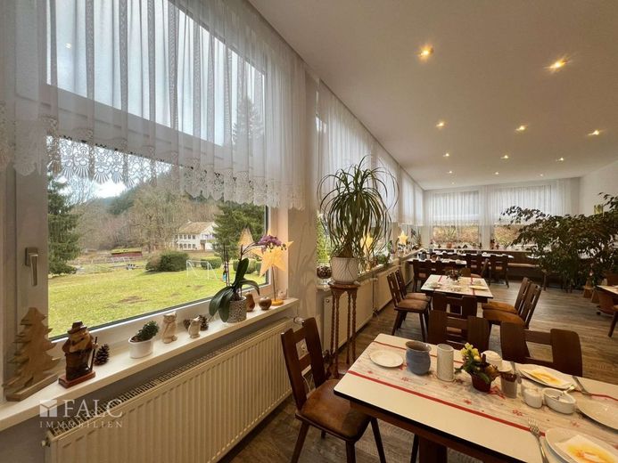 Traditionsreiches Hotelanwesen im Herzen des Thüringer Waldes - modernisiert und vielseitig nutzbar – Restaurant "Parkblick"