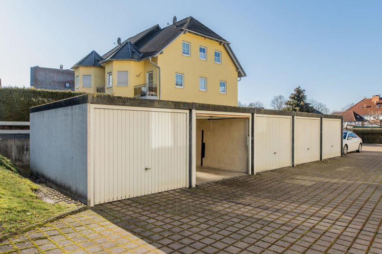 Balkonlu, otoparklı ve yeni doğalgaz kat kaloriferli 3 odalı daire | 50,90 m² – Garage