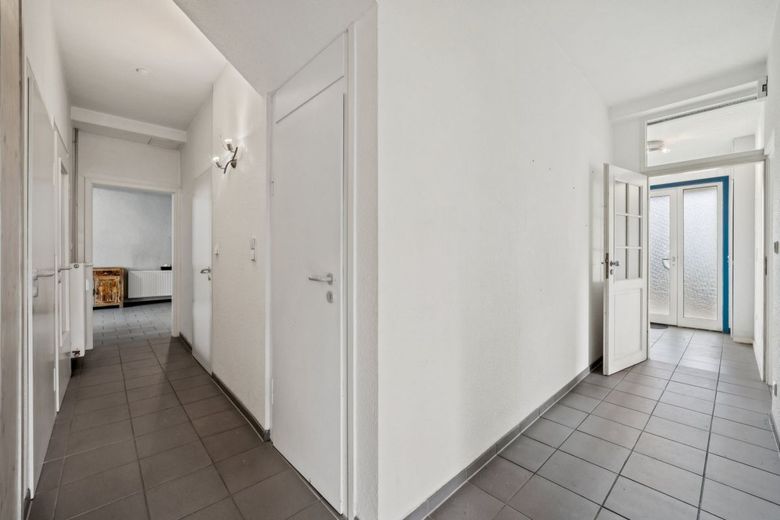 Attraktives Mehrfamilienhaus - Flexibles Wohnkonzept für Eigennutzer und Anleger – WE01: Flur