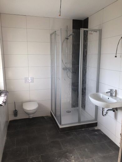 Großes helles Apartment mit Balkon zu vermieten – Foto 3