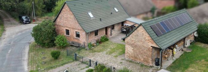 Gepflegtes Familienhaus mit moderner Energietechnik, PV-Anlage & Nebengelass