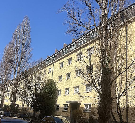 2,5-Zimmer-Altbauwohnung mit Balkon in Untergiesing, Denkmalschutz – Fassade Anlage