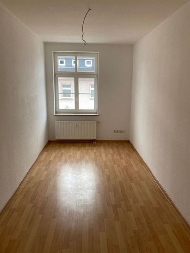 Großzügige 3-Zimmer mit Laminat, Aufzug und Wannenbad in Uninähe! – PHOTO-2022-02-24-11-26-19_1