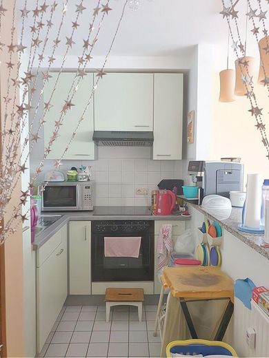 Muy bonito y luminoso apartamento de 2 habitaciones con cocina equipada (horno) y plaza de aparcamiento en Karlsruhe – Foto 3