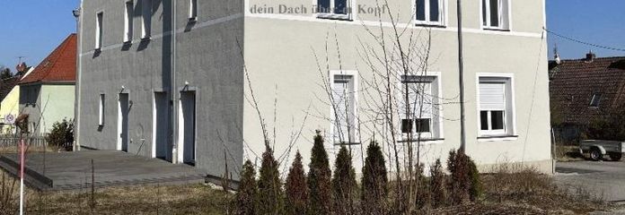 Außergewöhnliche und sehr großzügige 5 Zimmer Mansardenwohnung mit Dachterrasse und Wintergarten