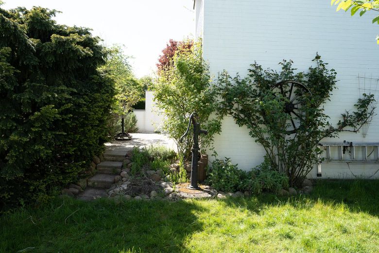 Gartenaufgang zur Terrasse