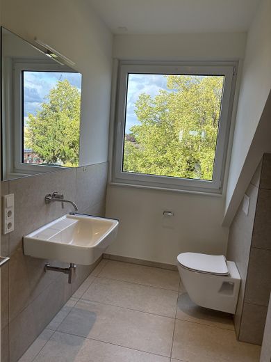 Exklusive 4-Zimmer-Wohnung mit großem Balkon – Foto 12