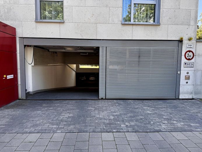 Penthouse met sauna, open haard, SmartHome, 2 TG-plaatsen direct bij het St. Franziskus-hospital – Tor Tiefgarage
