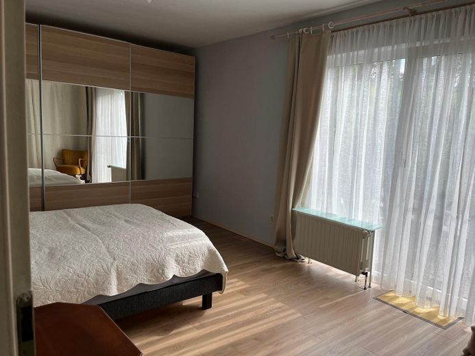 Atractiva casa adosada con balcón, terraza y jardín bien cuidado – Schlafzimmer (UG) 22m2